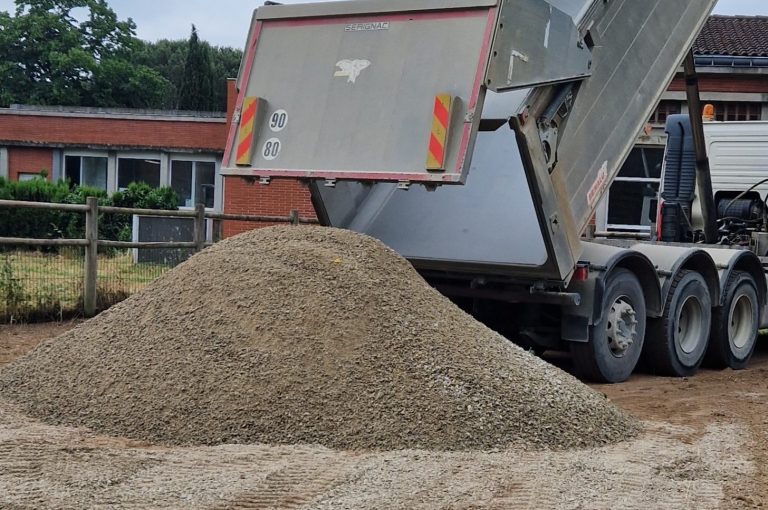 Livraison de gravier aire de jeux sur Toulouse Haute Garonne Occitanie Balma Labège