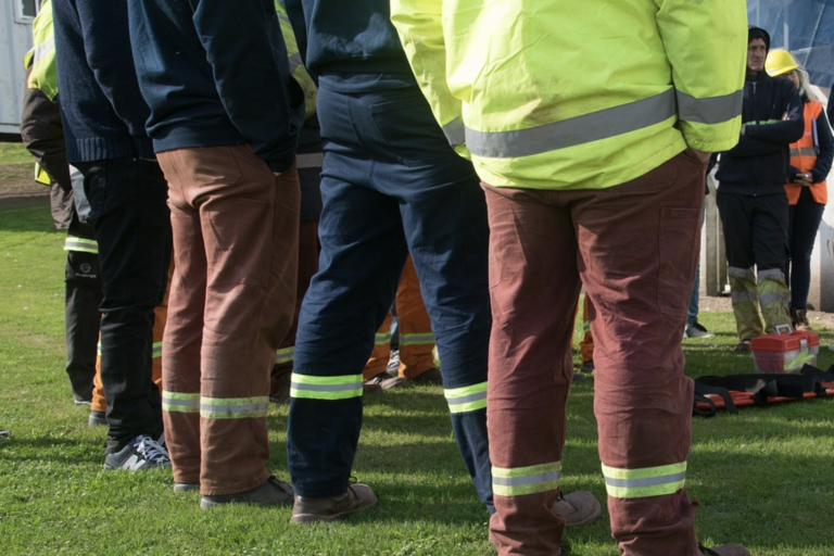 Formation techniciens services techniques de mairie maintenance aire de jeux et terrains de sport. 